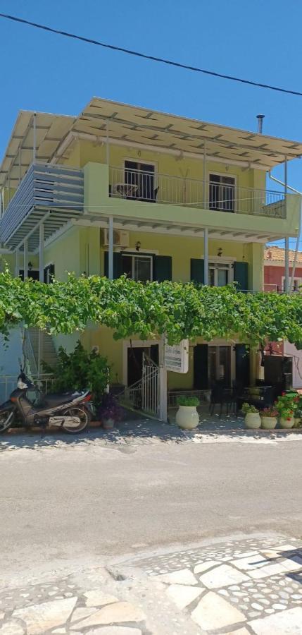 Steven Apartment Vasiliki  Ngoại thất bức ảnh